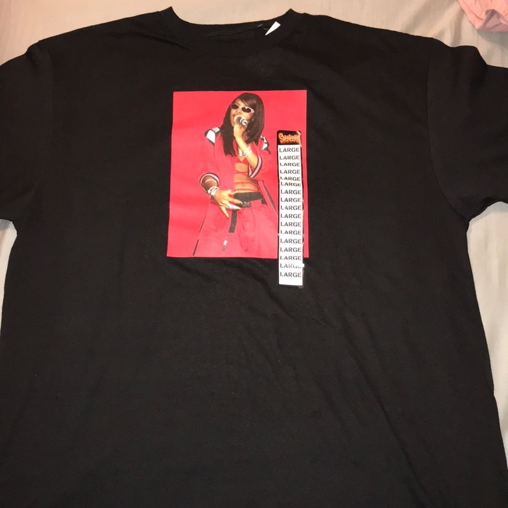 A spencer’s Aaliyah T-Shirt